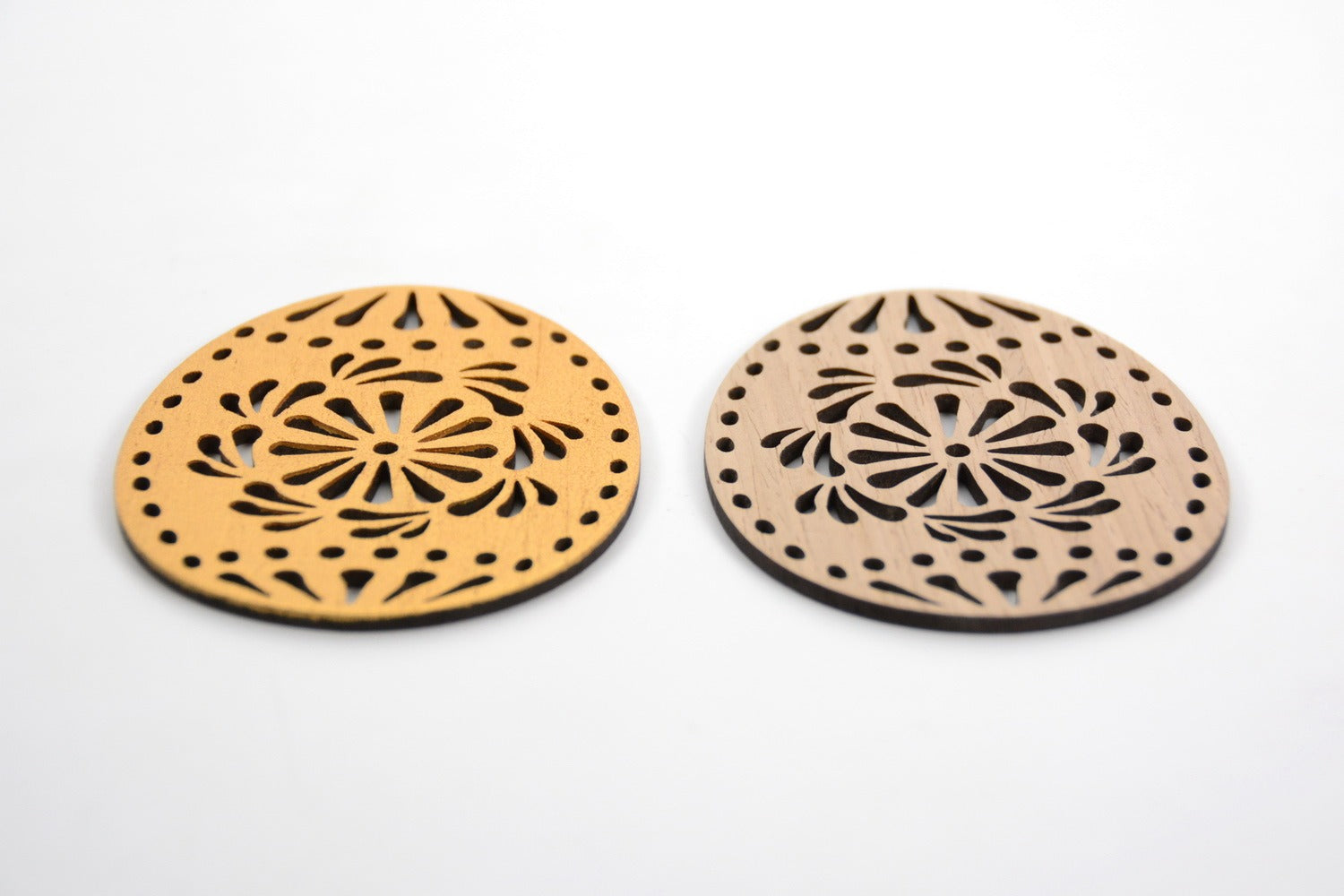 Pendant / magnet GOLD DAISY FROM RAIN
