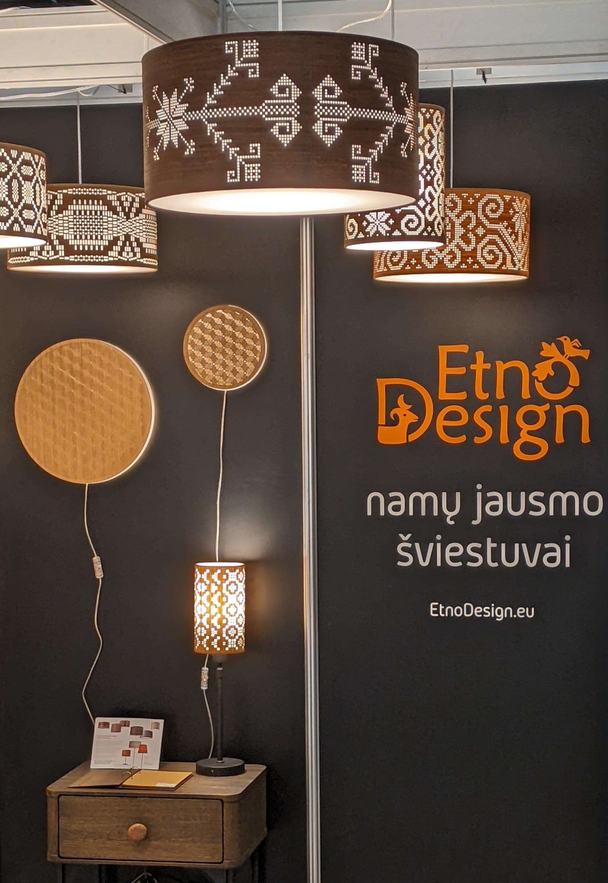 EtnoDesign šviestuvų stendas parodoje Litexpo
