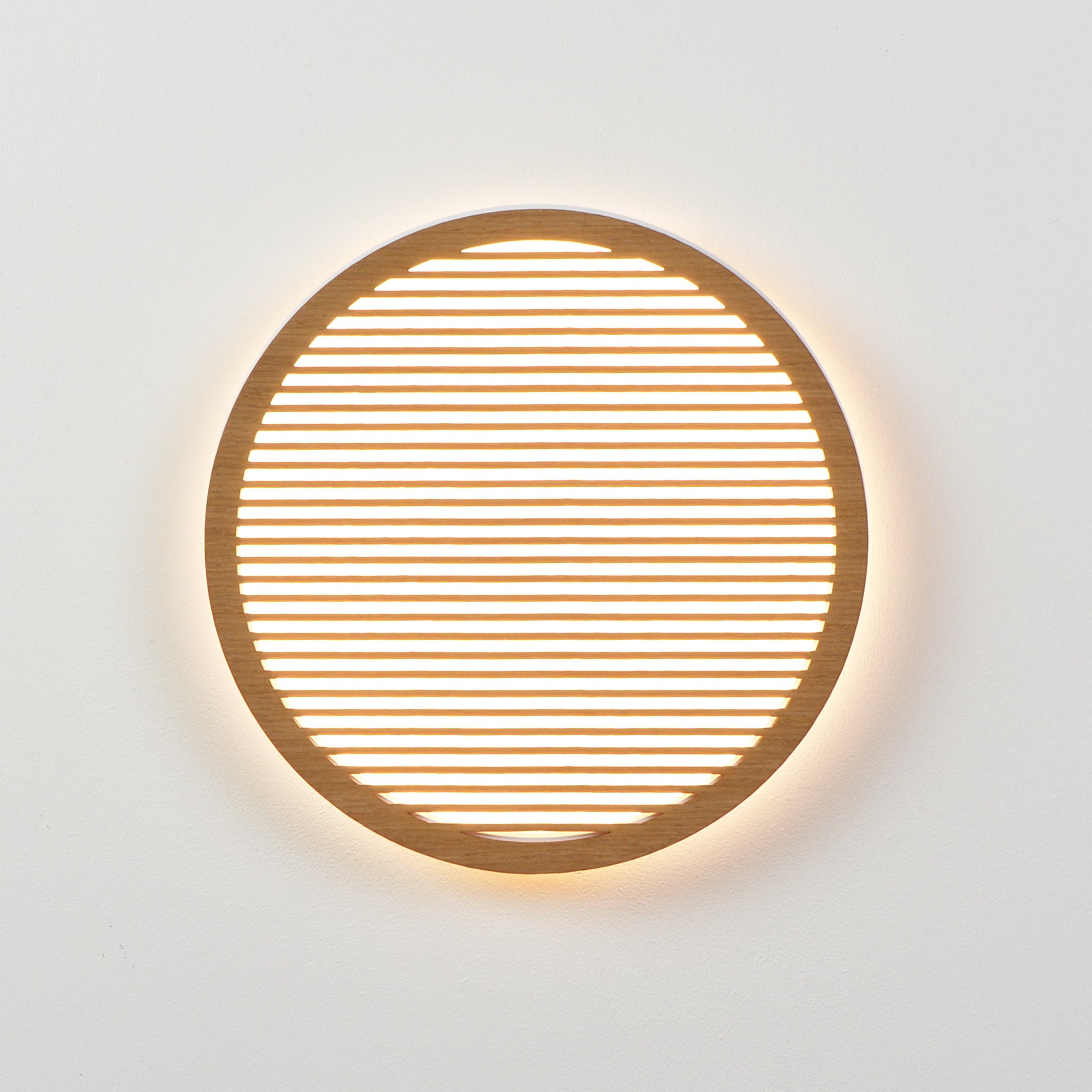 Sieninis šviestuvas LAMELĖS