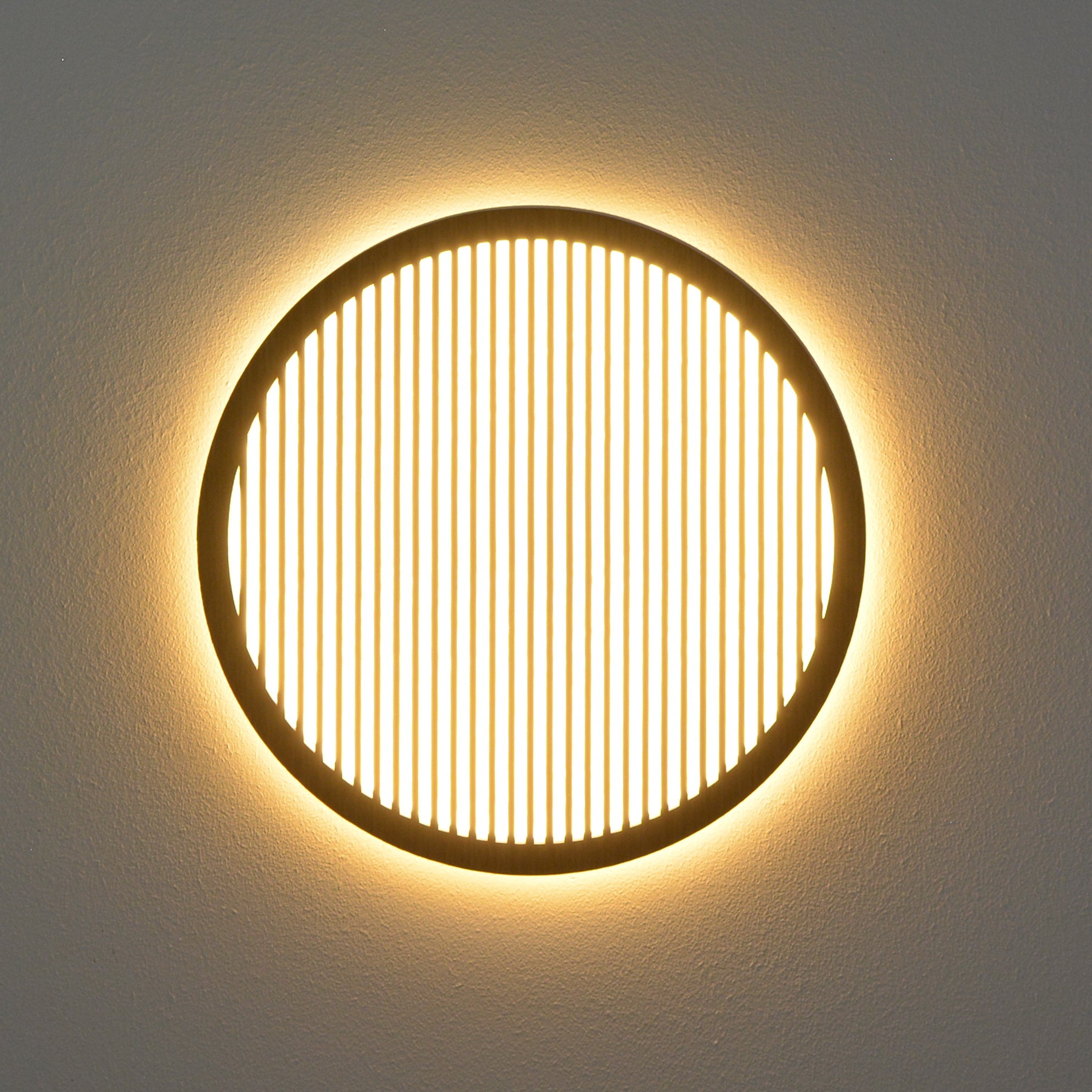 Sieninis šviestuvas LAMELĖS