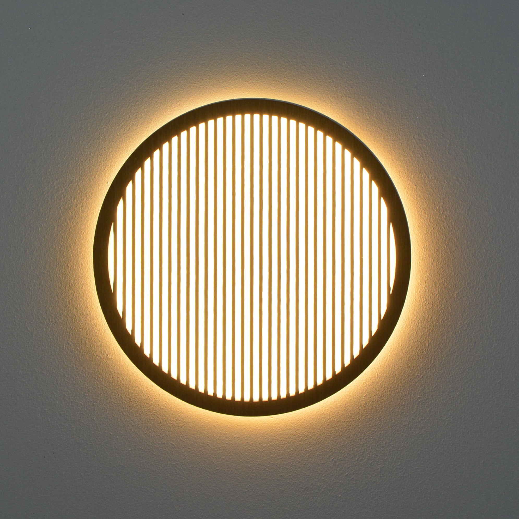 Sieninis šviestuvas LAMELĖS