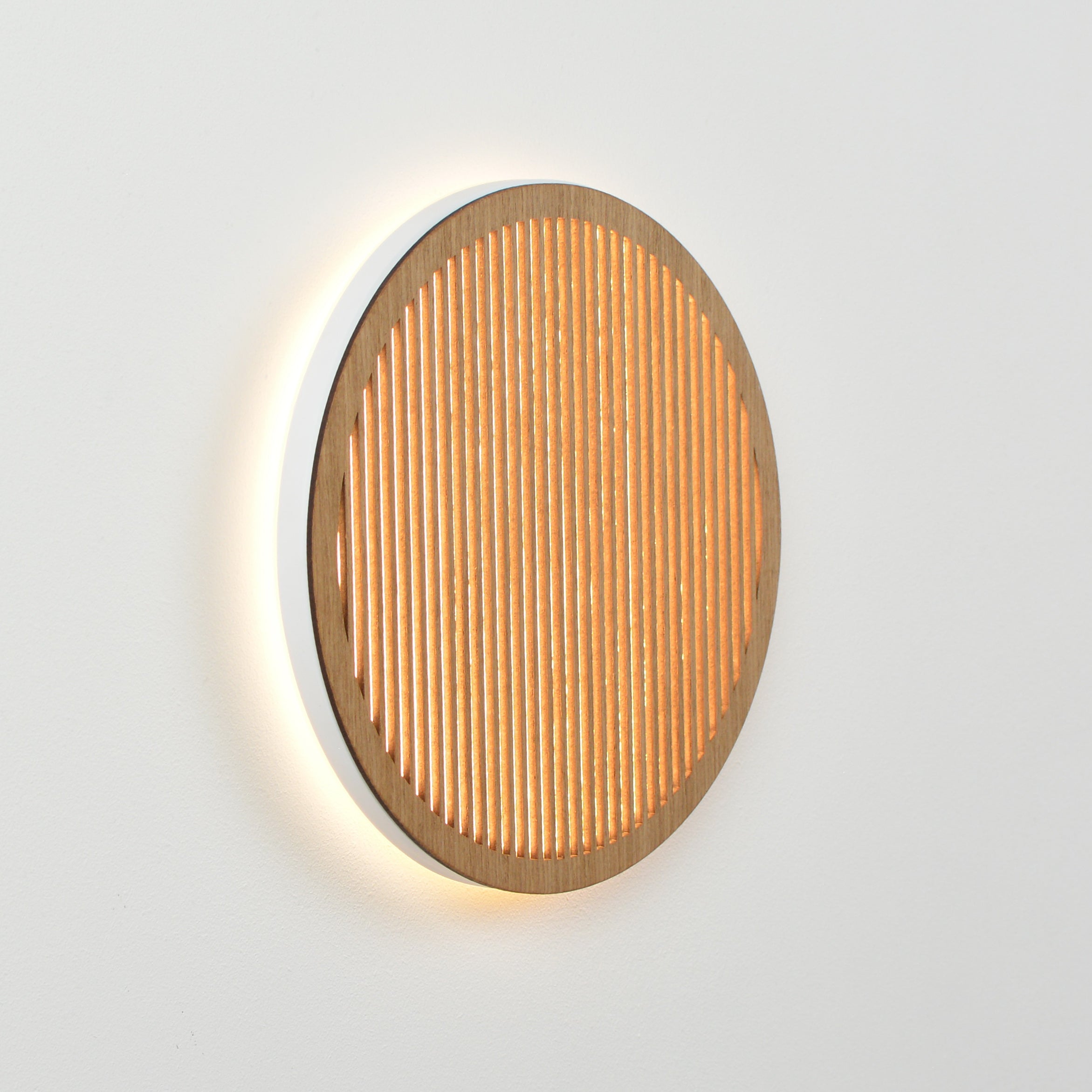 Sieninis šviestuvas LAMELĖS