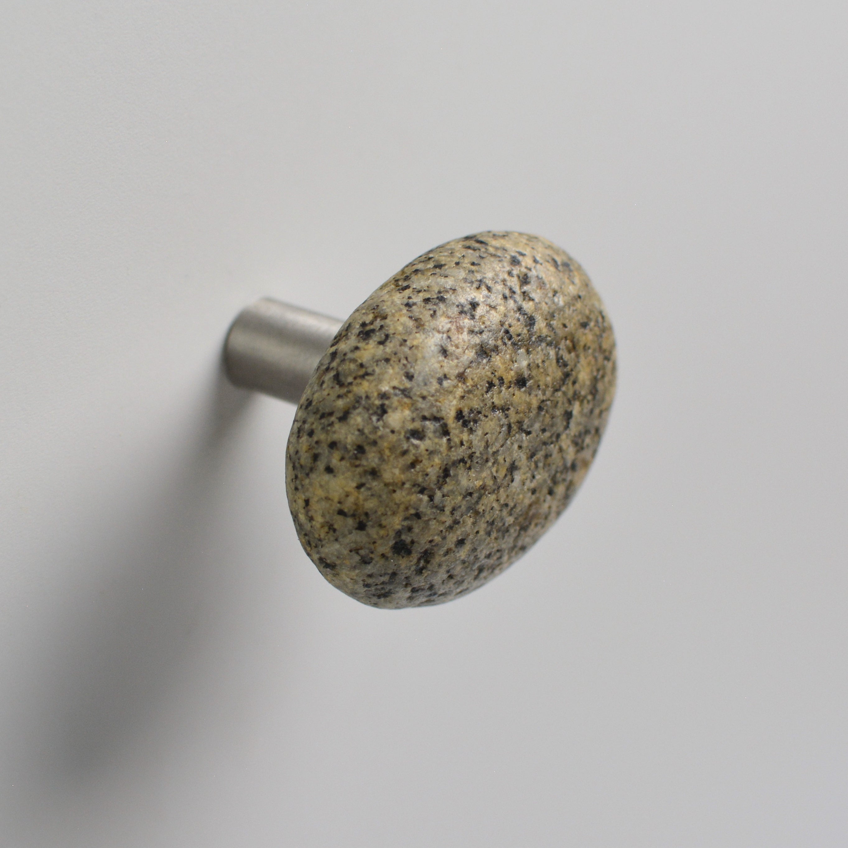 Pebble knob / hook WARM GRAY VARIED - oval