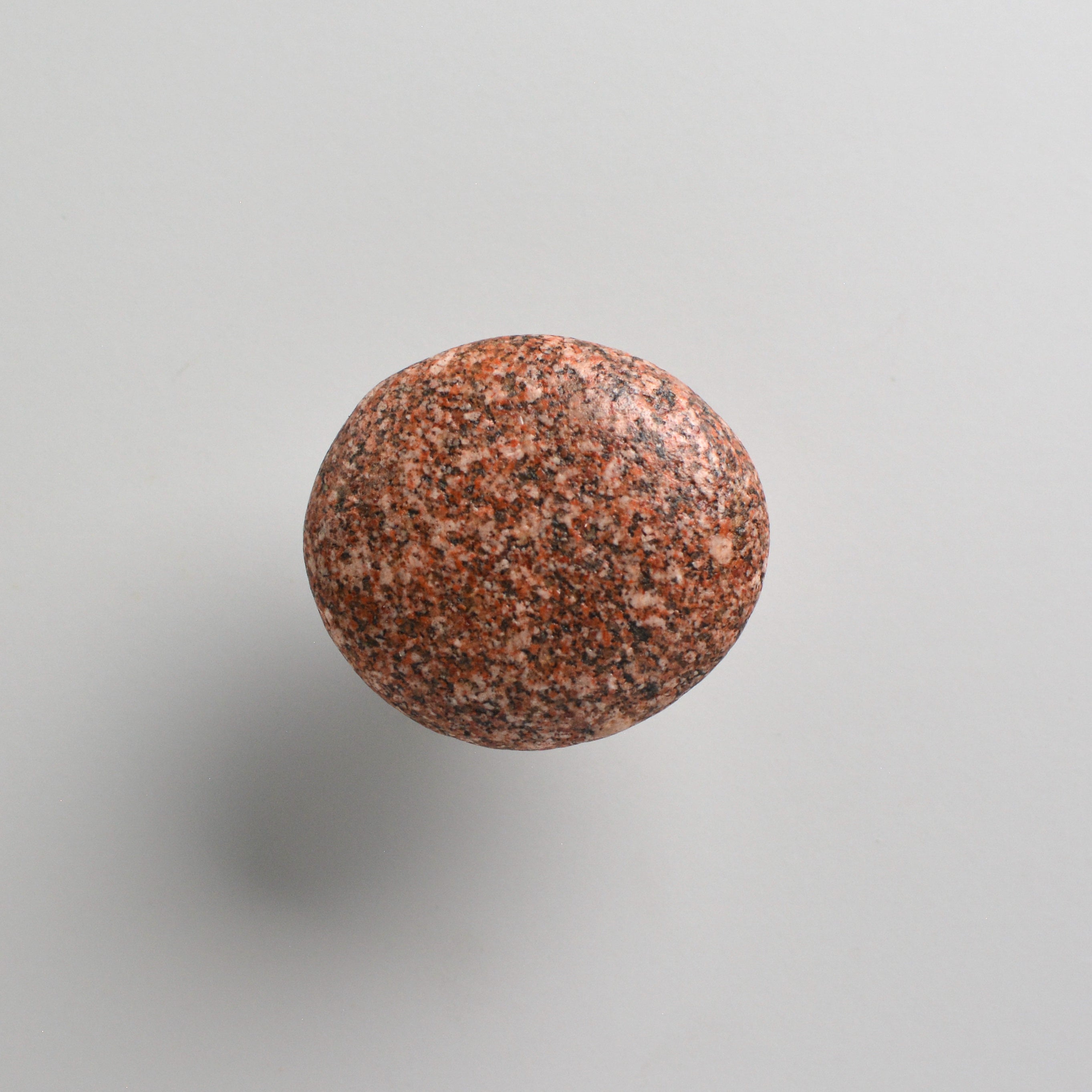 Pebble knob / hook RED GRAINY - round