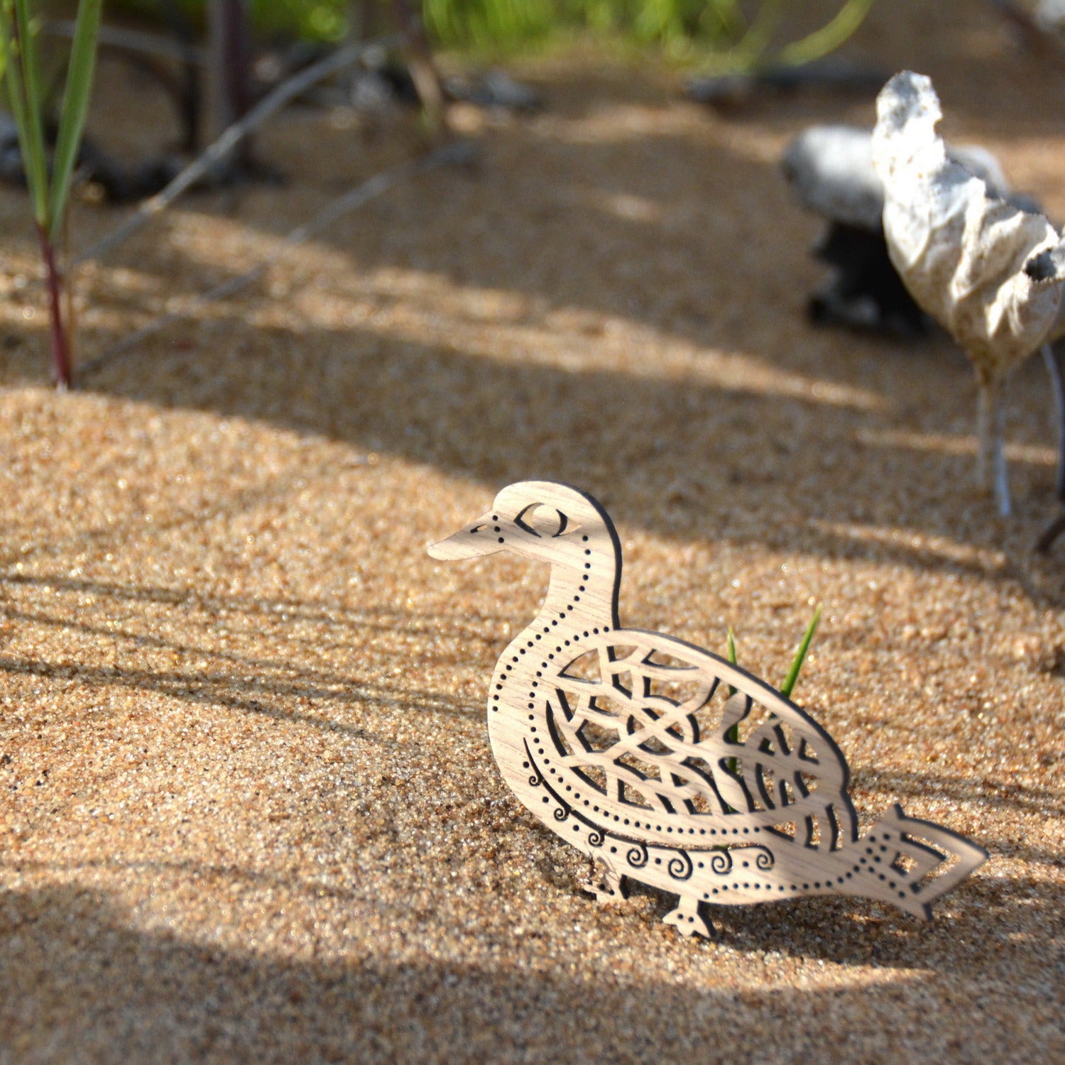 Pendant / magnet DUCK PLACES THE EGG OF THE UNIVERSE