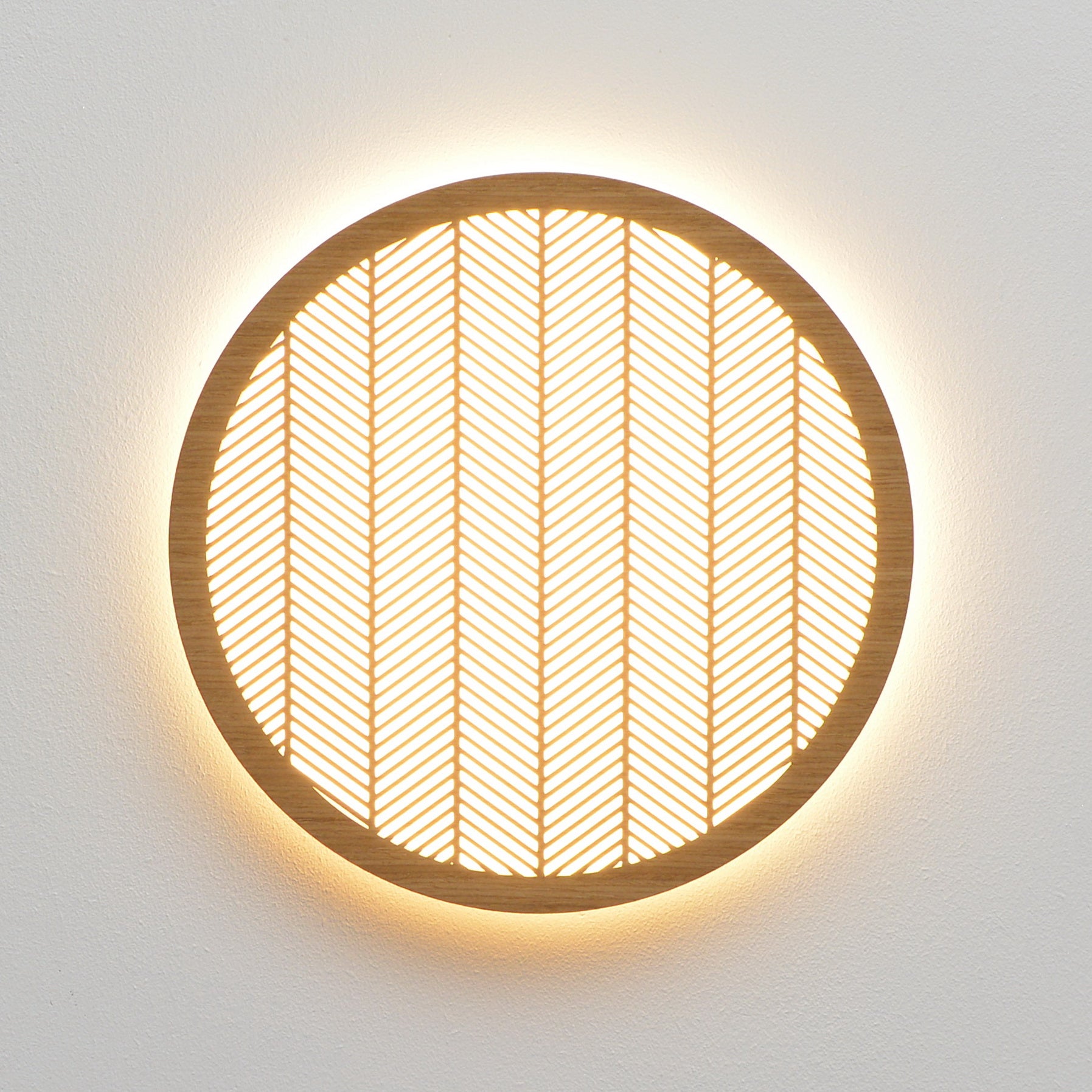 sieninis LED šviestuvas EGLUTĖ su mediniu dekoru maksimaliai šviečiantis