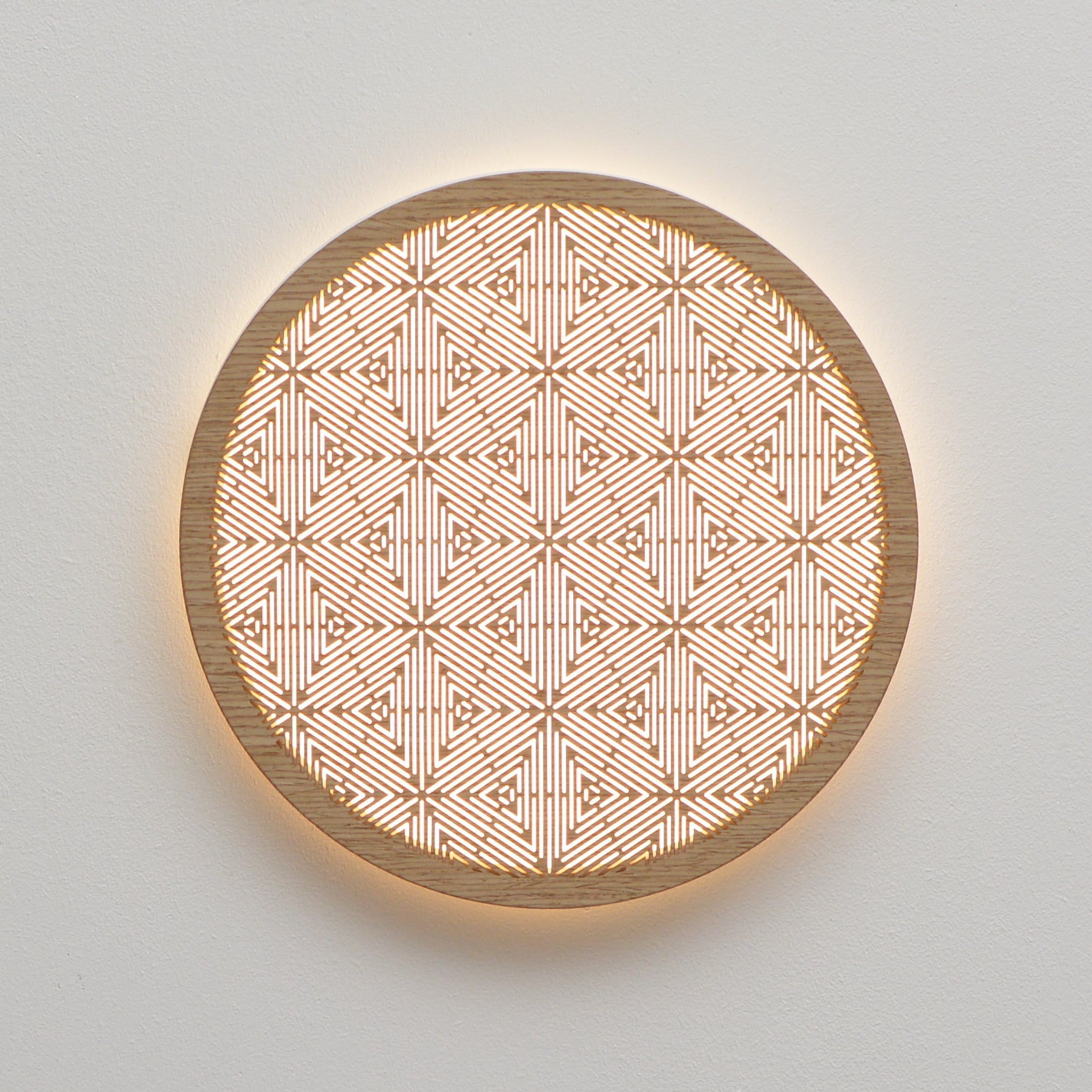 geometrinio kintančio rašto LED šviestuvas Šešialapis žiūrint iš priekio