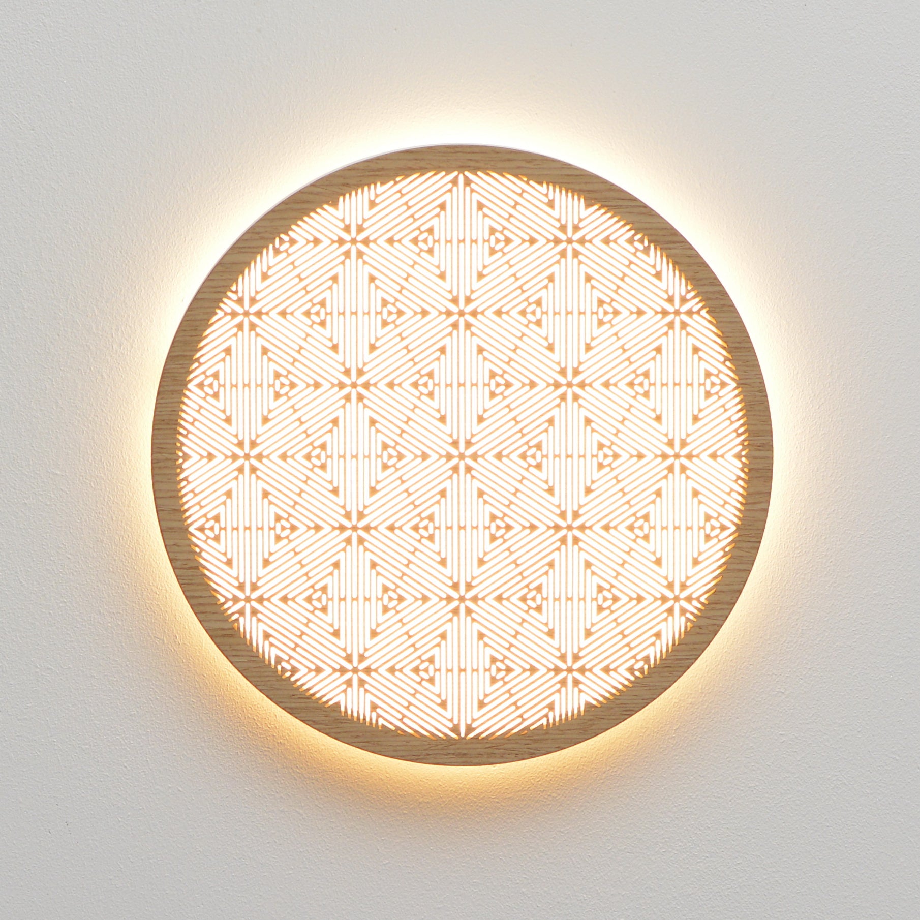 geometrinio kintančio rašto LED šviestuvas Šešialapis žiūrint iš priekio maksimalus apšvietimas