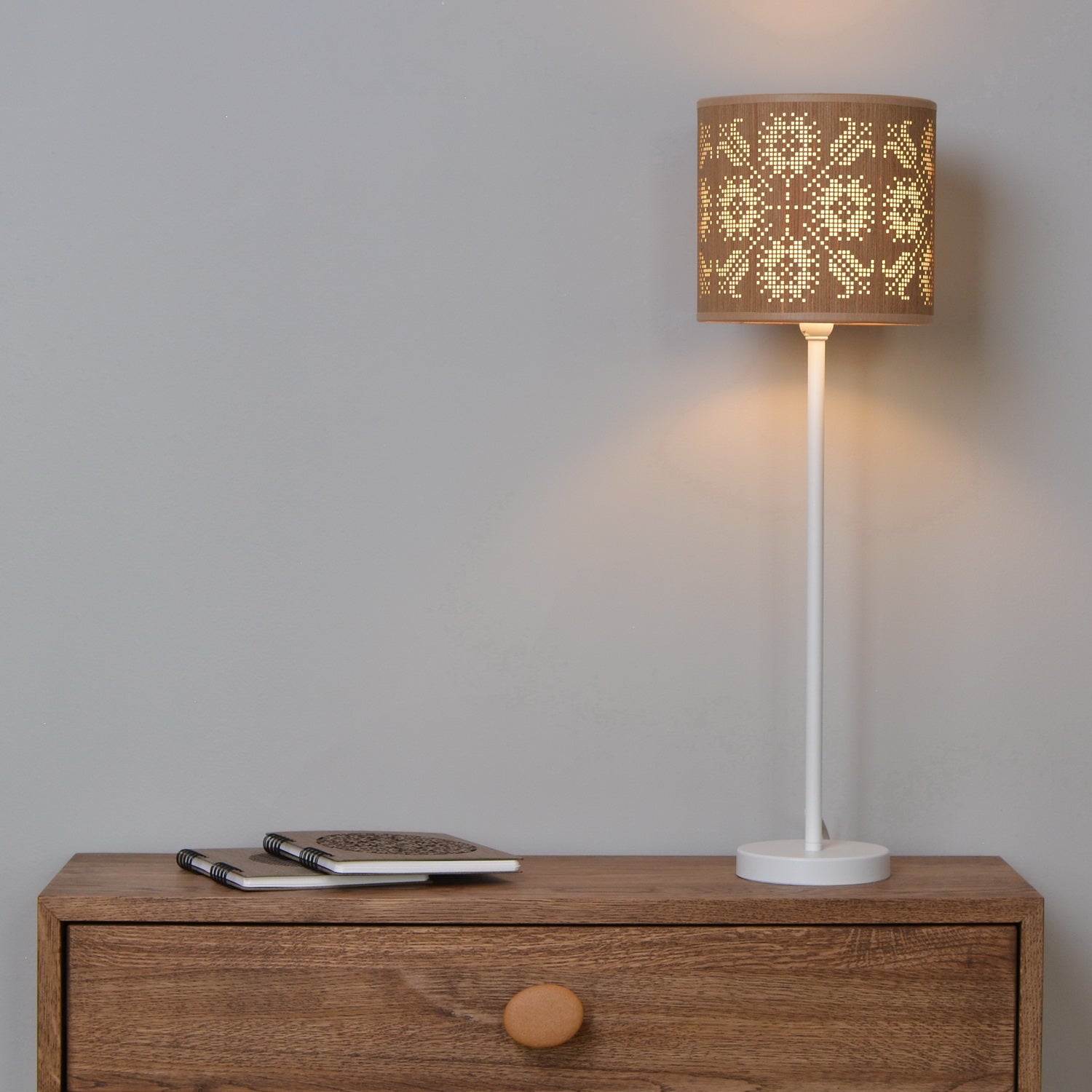 Stalinis šviestuvas LELIJOS (E14)